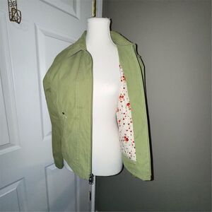 Ariat Women's Green Western Jacket with Floral Quilted Lining Zip-Up Utility